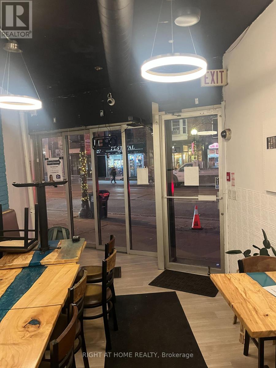 648 College Street, Toronto, Ontario  M6G 1B8 - Photo 1 - C12573494