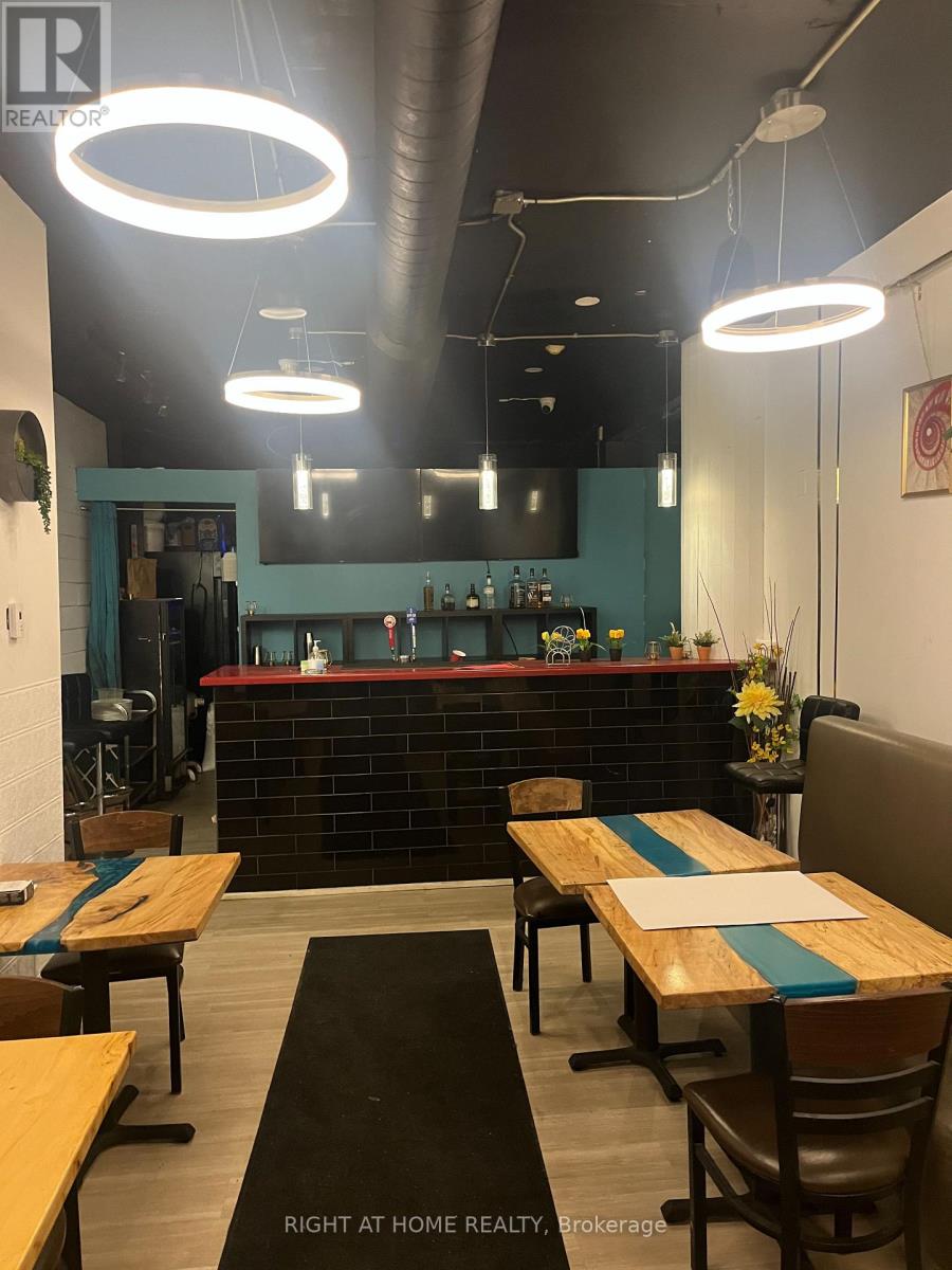 648 College Street, Toronto, Ontario  M6G 1B8 - Photo 2 - C12573494