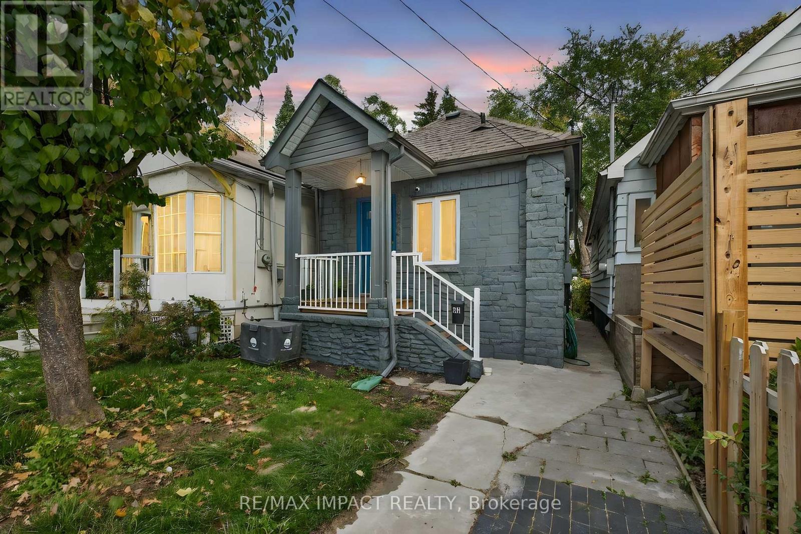 41 Mcdonald Avenue, Toronto, Ontario  M1L 3Y7 - Photo 2 - E12573480