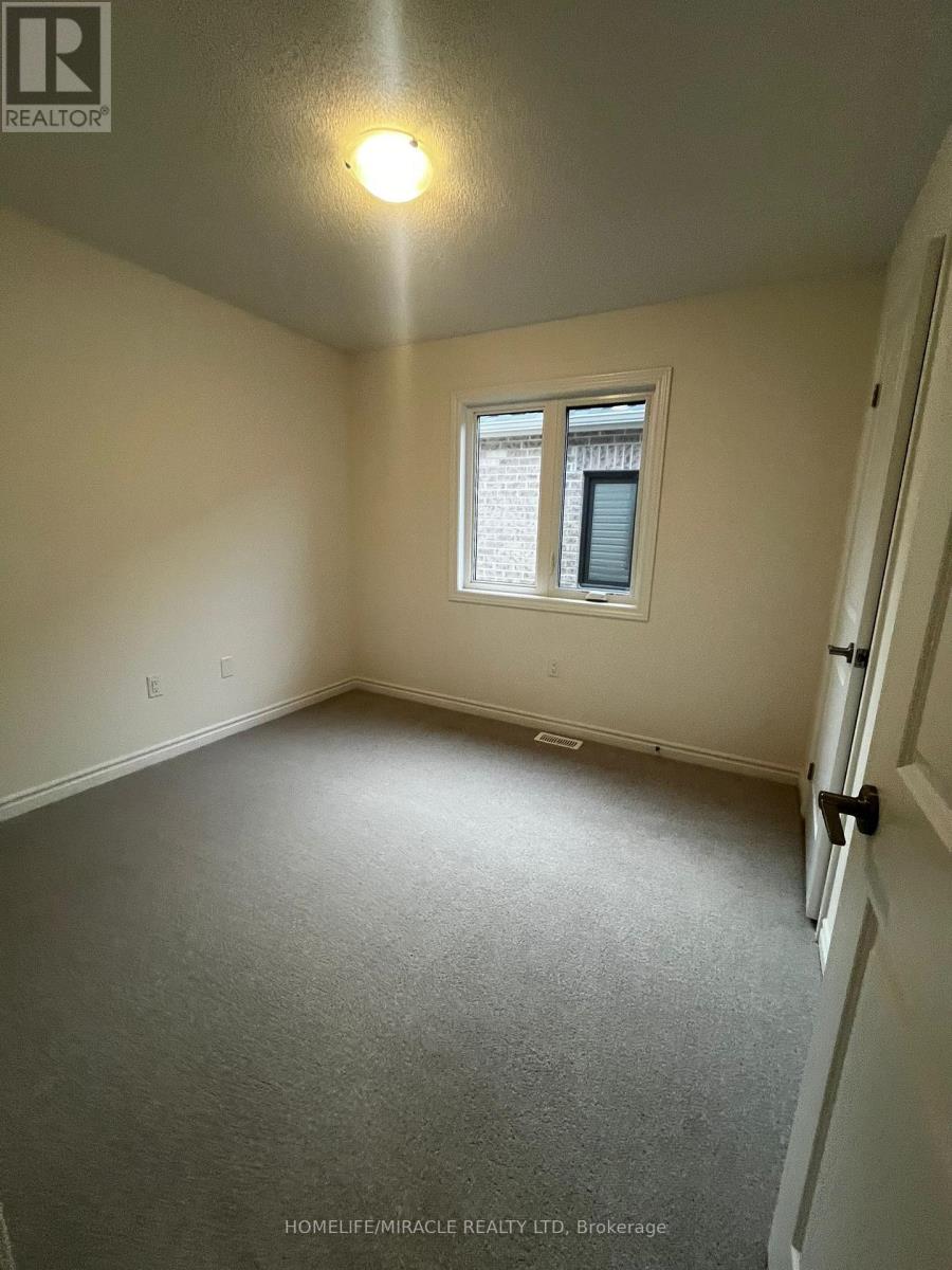 24 Phoenix Boulevard, Barrie, Ontario  L9J 0P6 - Photo 23 - S12573084