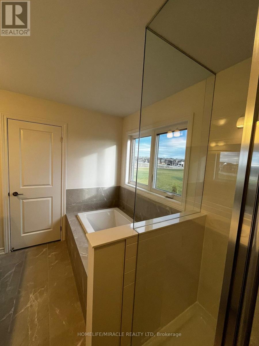 24 Phoenix Boulevard, Barrie, Ontario  L9J 0P6 - Photo 27 - S12573084