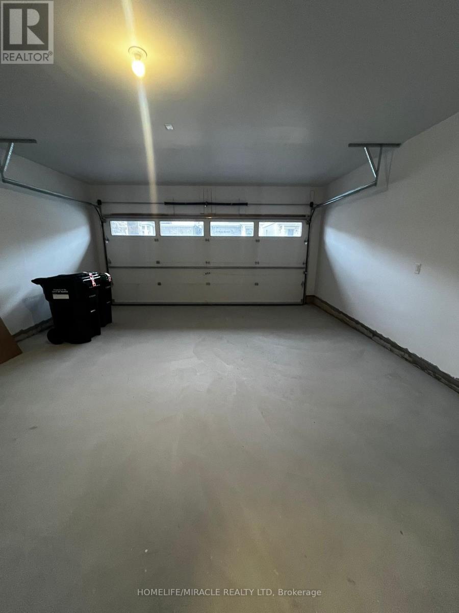 24 Phoenix Boulevard, Barrie, Ontario  L9J 0P6 - Photo 15 - S12573084