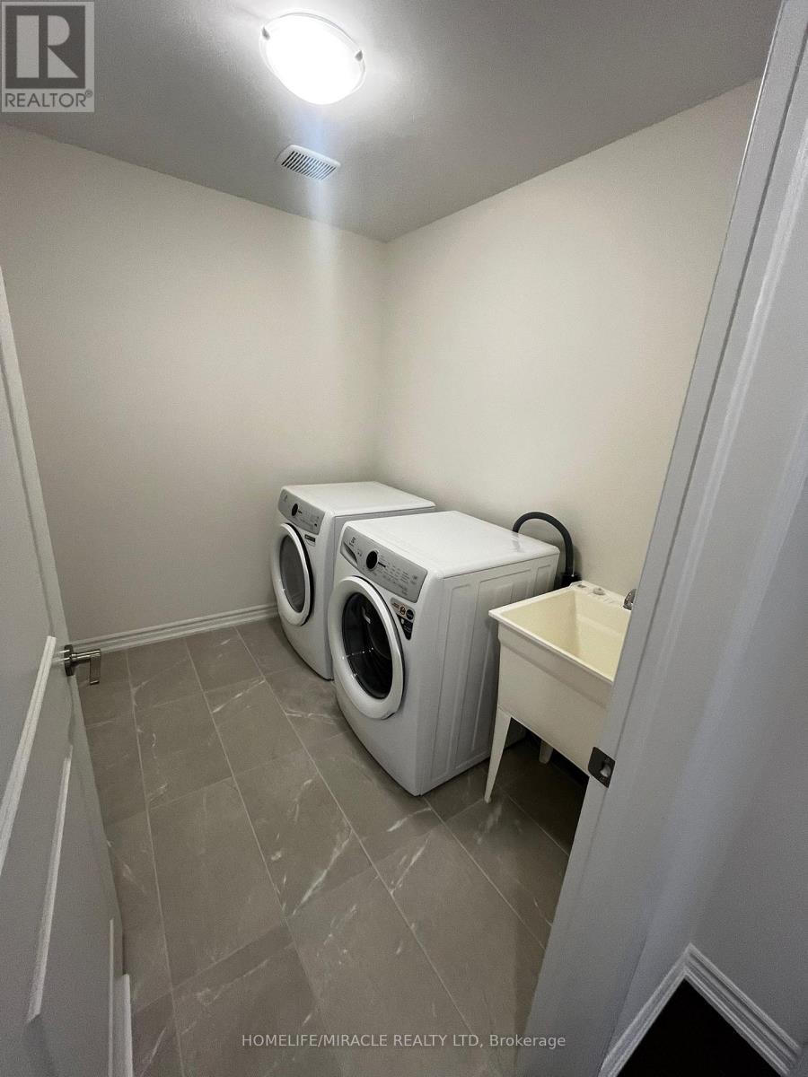 24 Phoenix Boulevard, Barrie, Ontario  L9J 0P6 - Photo 19 - S12573084