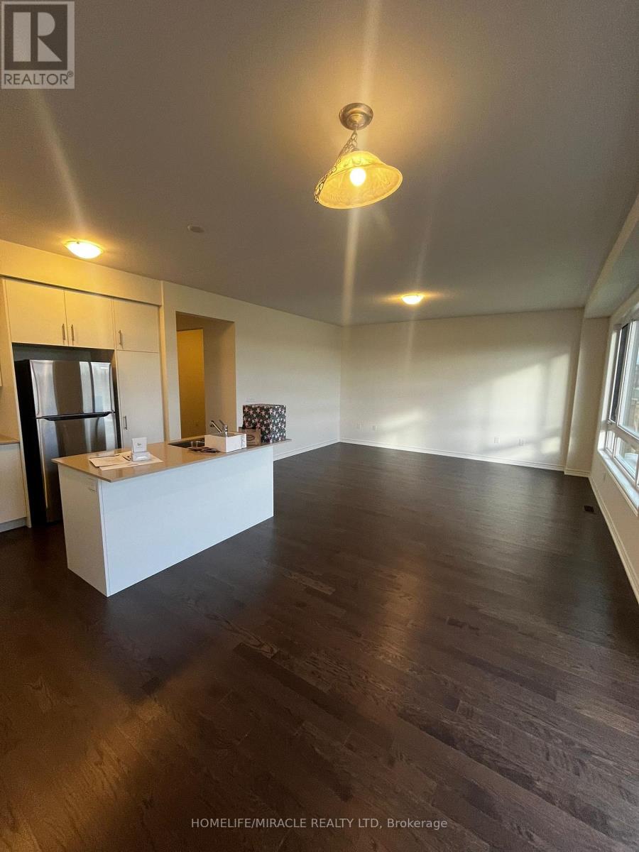 24 Phoenix Boulevard, Barrie, Ontario  L9J 0P6 - Photo 12 - S12573084