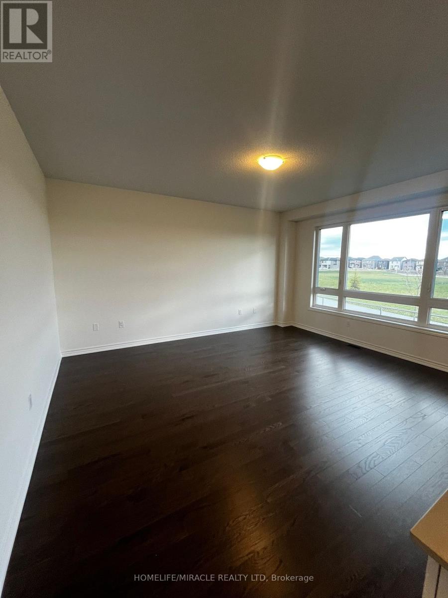 24 Phoenix Boulevard, Barrie, Ontario  L9J 0P6 - Photo 9 - S12573084