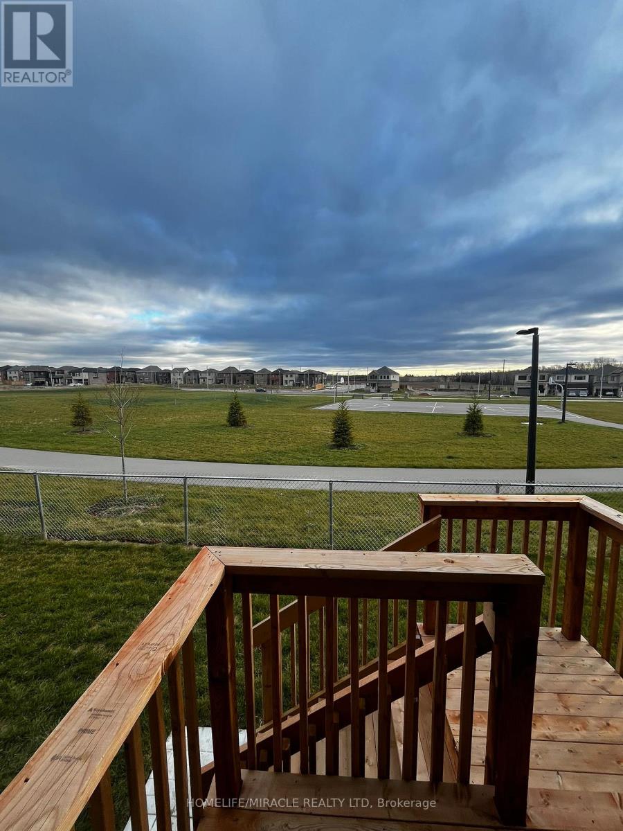 24 Phoenix Boulevard, Barrie, Ontario  L9J 0P6 - Photo 13 - S12573084