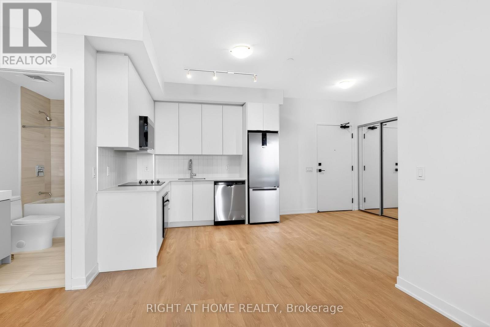 417 - 10 Abeja Street, Vaughan, Ontario  L4K 0R4 - Photo 10 - N12573456