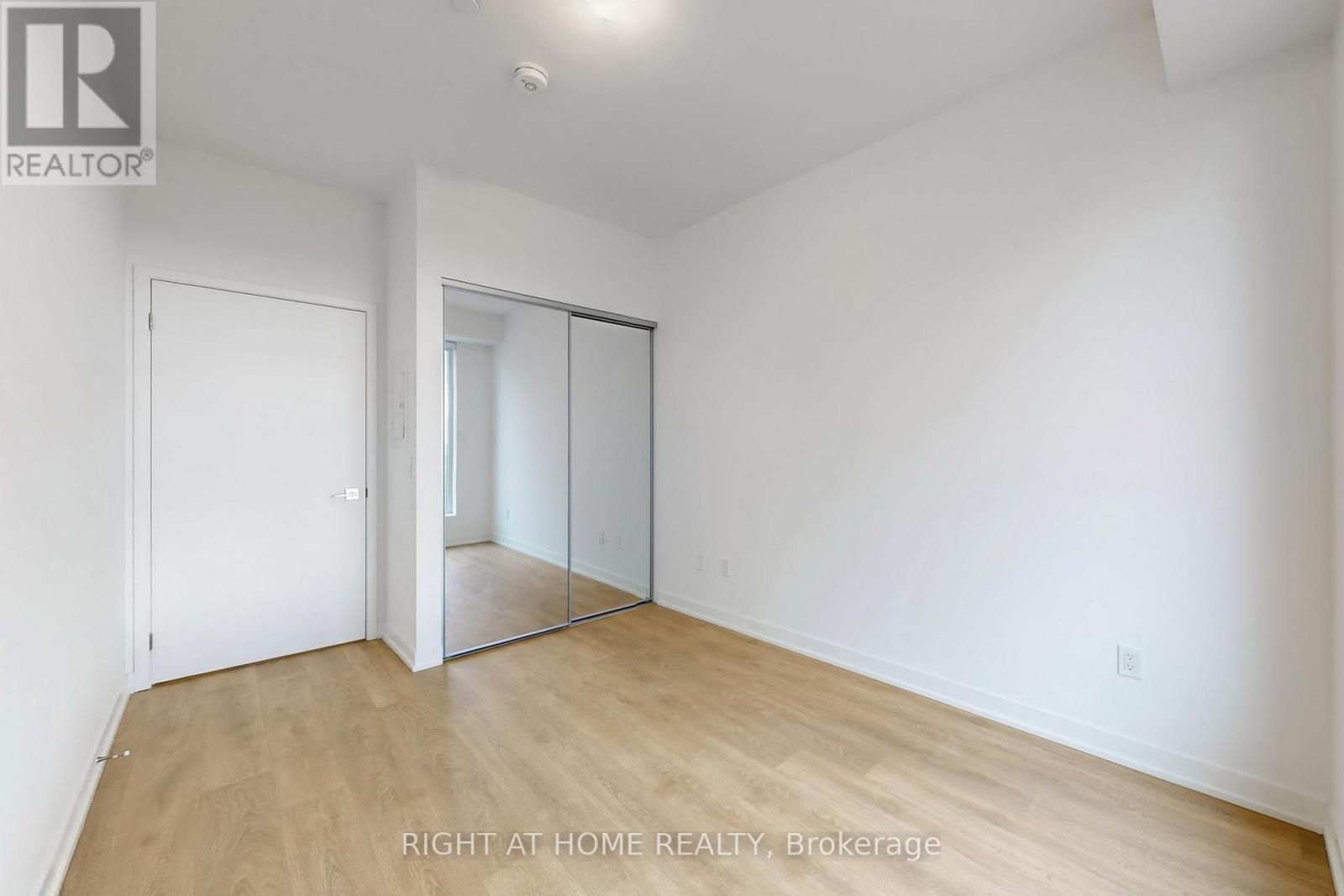 417 - 10 Abeja Street, Vaughan, Ontario  L4K 0R4 - Photo 27 - N12573456