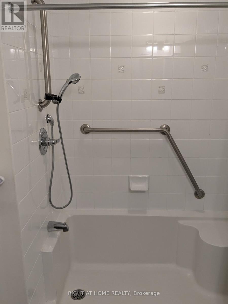 609 - 11211 Yonge Street, Richmond Hill, Ontario  L4S 0E9 - Photo 19 - N12573472