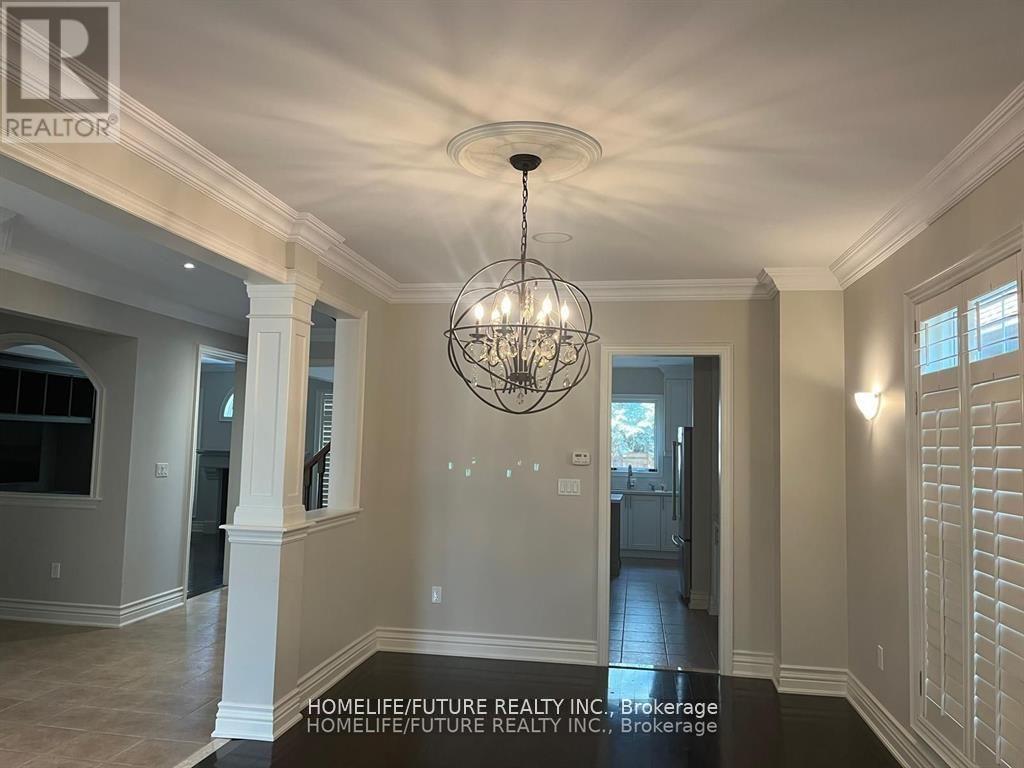 253 Harold Avenue, Whitchurch-Stouffville, Ontario  L4A 1C1 - Photo 8 - N12573500