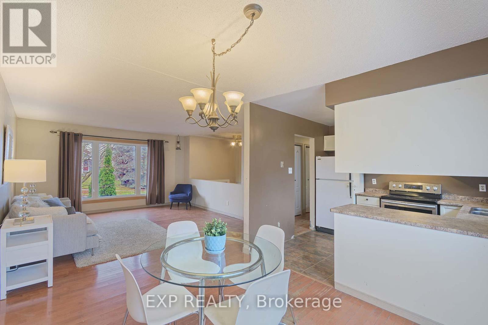 310 Crawford Street, Barrie, Ontario  L4N 3W8 - Photo 10 - S12573470