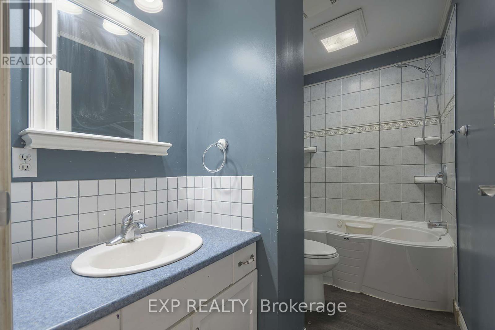 310 Crawford Street, Barrie, Ontario  L4N 3W8 - Photo 17 - S12573470