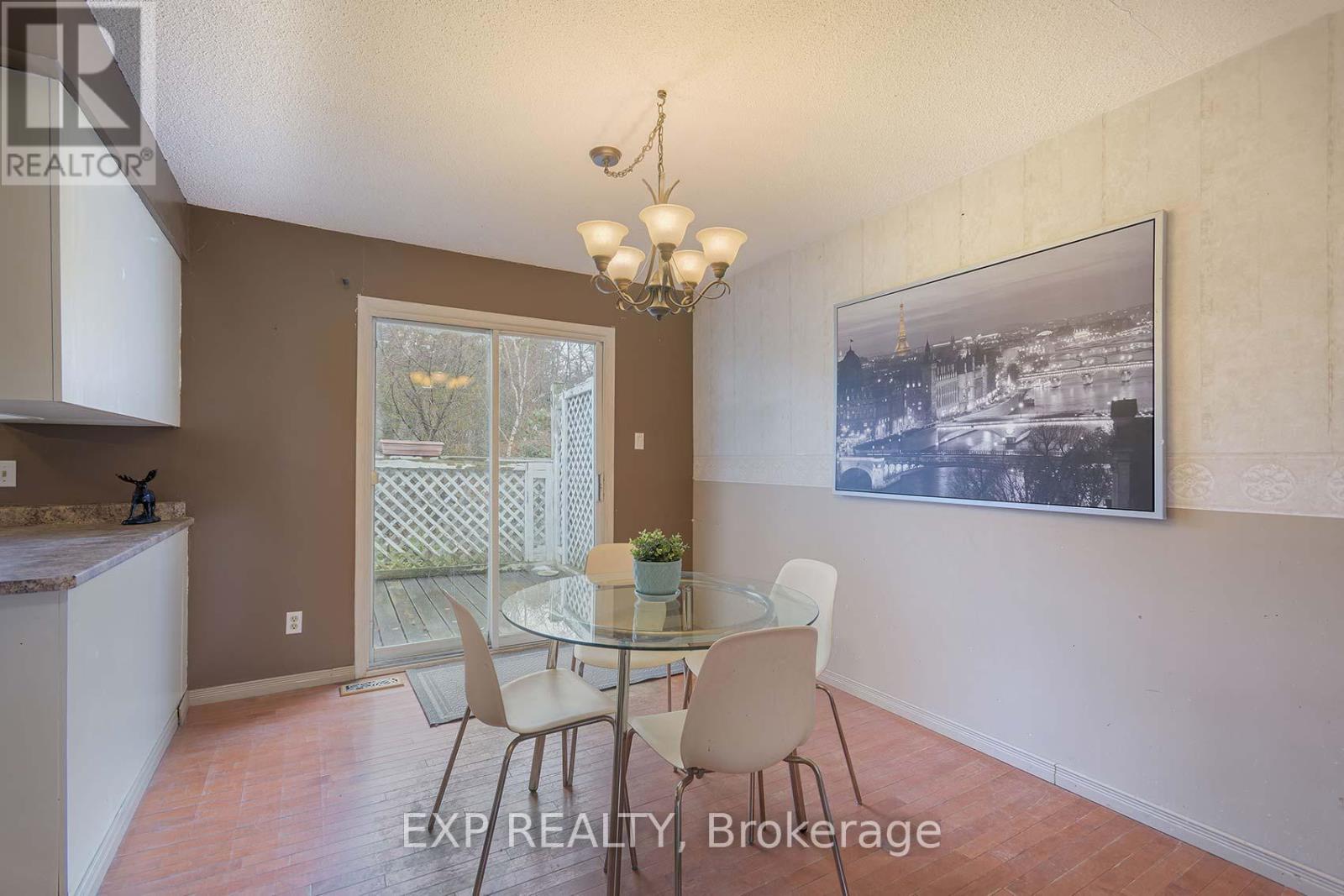 310 Crawford Street, Barrie, Ontario  L4N 3W8 - Photo 9 - S12573470