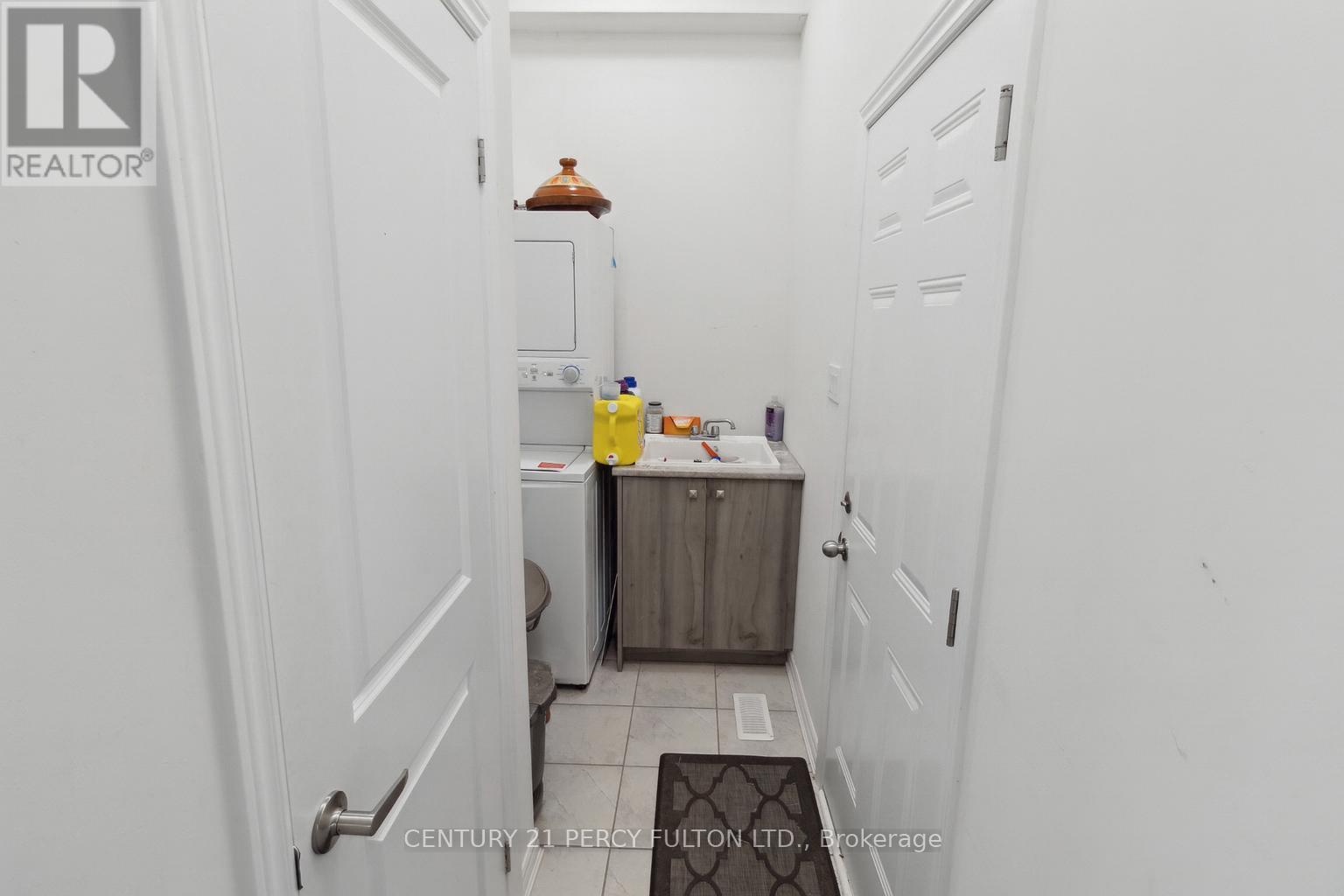 7 Spinland Street, Caledon, Ontario  L7C 4K4 - Photo 41 - W12573482