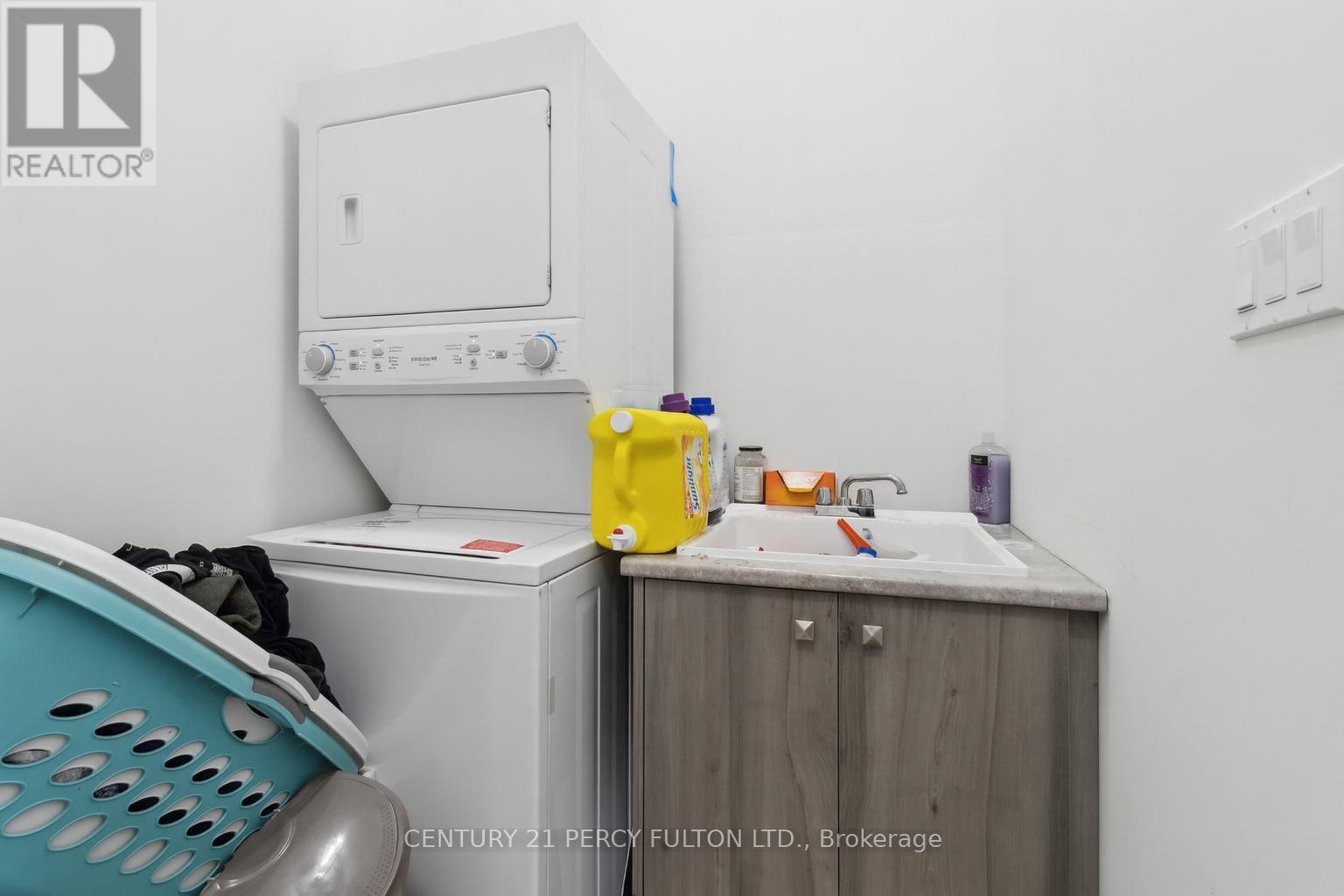 7 Spinland Street, Caledon, Ontario  L7C 4K4 - Photo 42 - W12573482