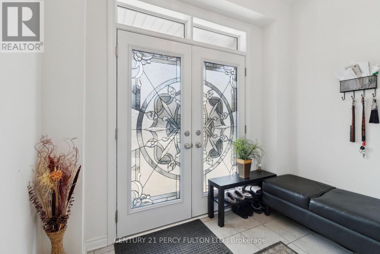 7 Spinland Street, Caledon, Ontario  L7C 4K4 - Photo 5 - W12573482