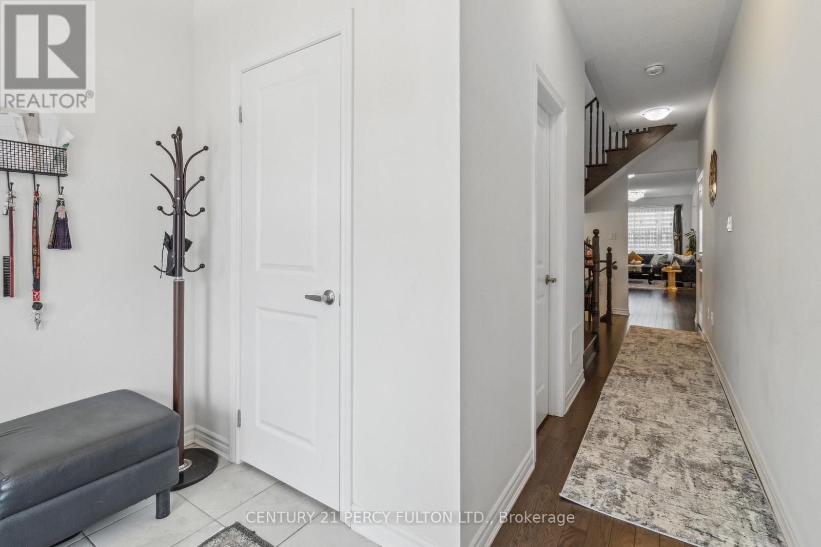 7 Spinland Street, Caledon, Ontario  L7C 4K4 - Photo 6 - W12573482