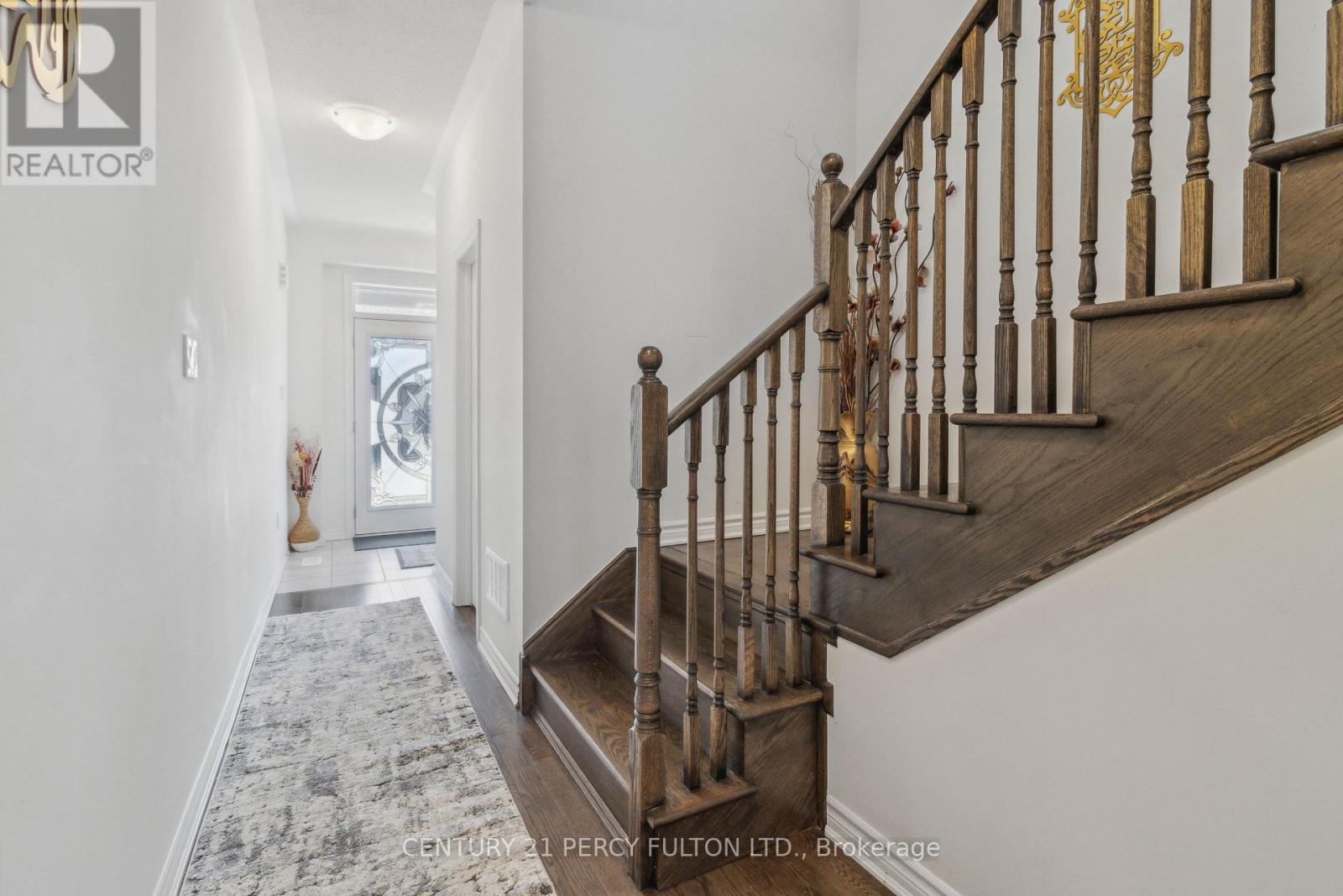 7 Spinland Street, Caledon, Ontario  L7C 4K4 - Photo 7 - W12573482