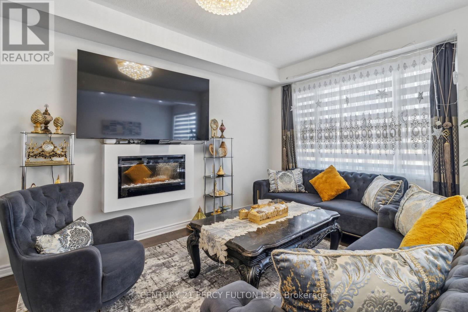 7 Spinland Street, Caledon, Ontario  L7C 4K4 - Photo 9 - W12573482