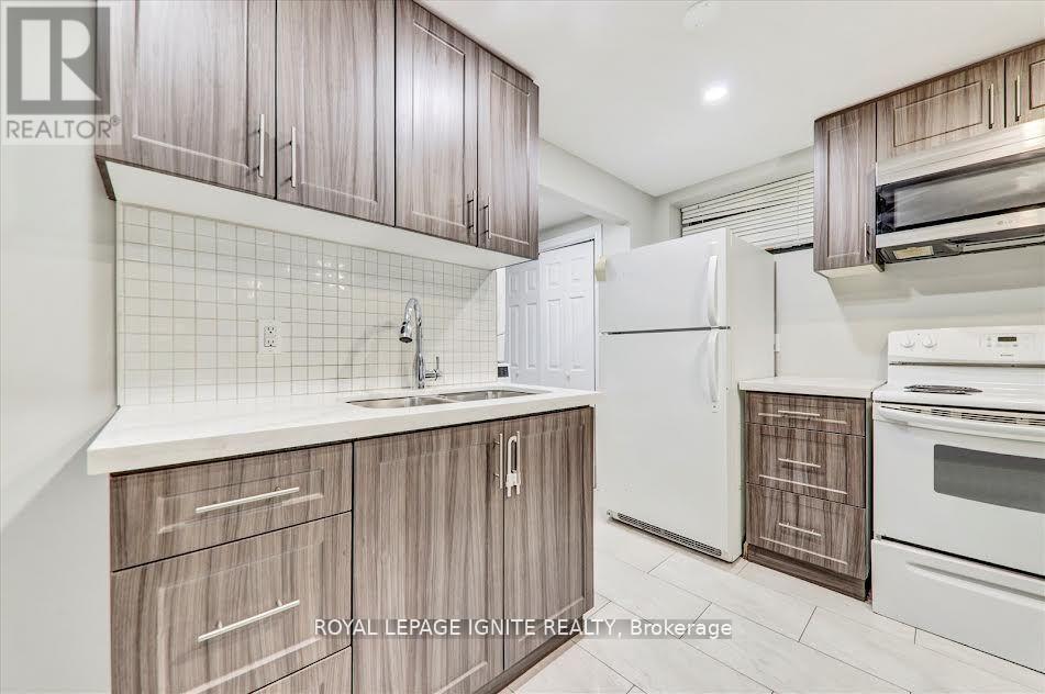 Bsmt - 36 Hillside Drive, Brampton, Ontario  L6S 1A3 - Photo 4 - W12573498