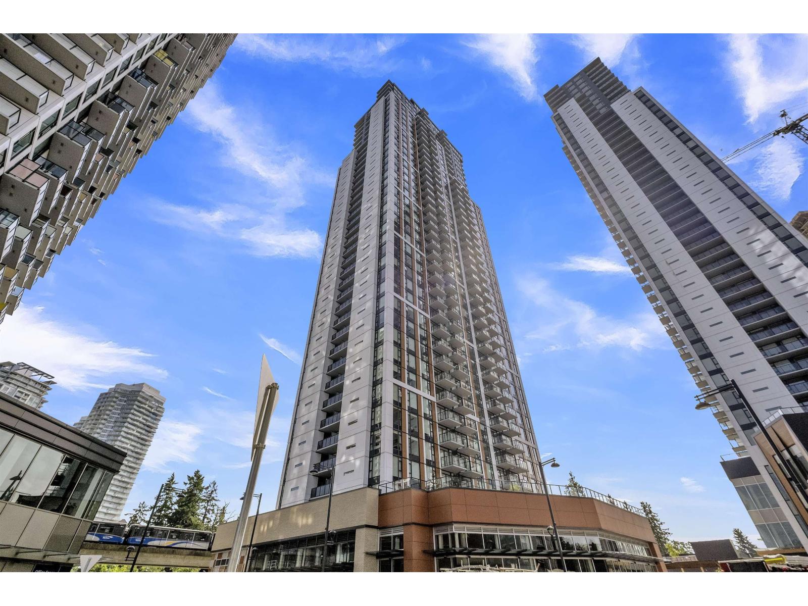 1607 13725 GEORGE JUNCTION, Surrey, British Columbia