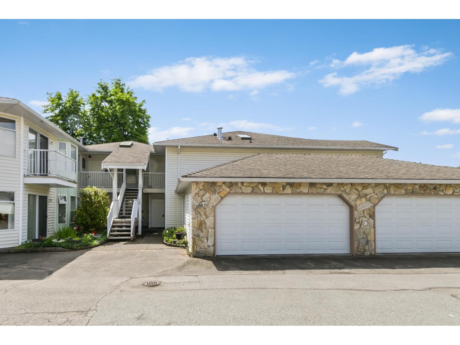 228 7156 121 Street, Surrey, British Columbia  V3W 0J6 - Photo 1 - R3069644