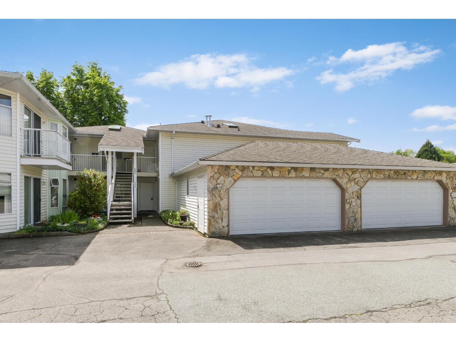 228 7156 121 Street, Surrey, British Columbia  V3W 0J6 - Photo 2 - R3069644