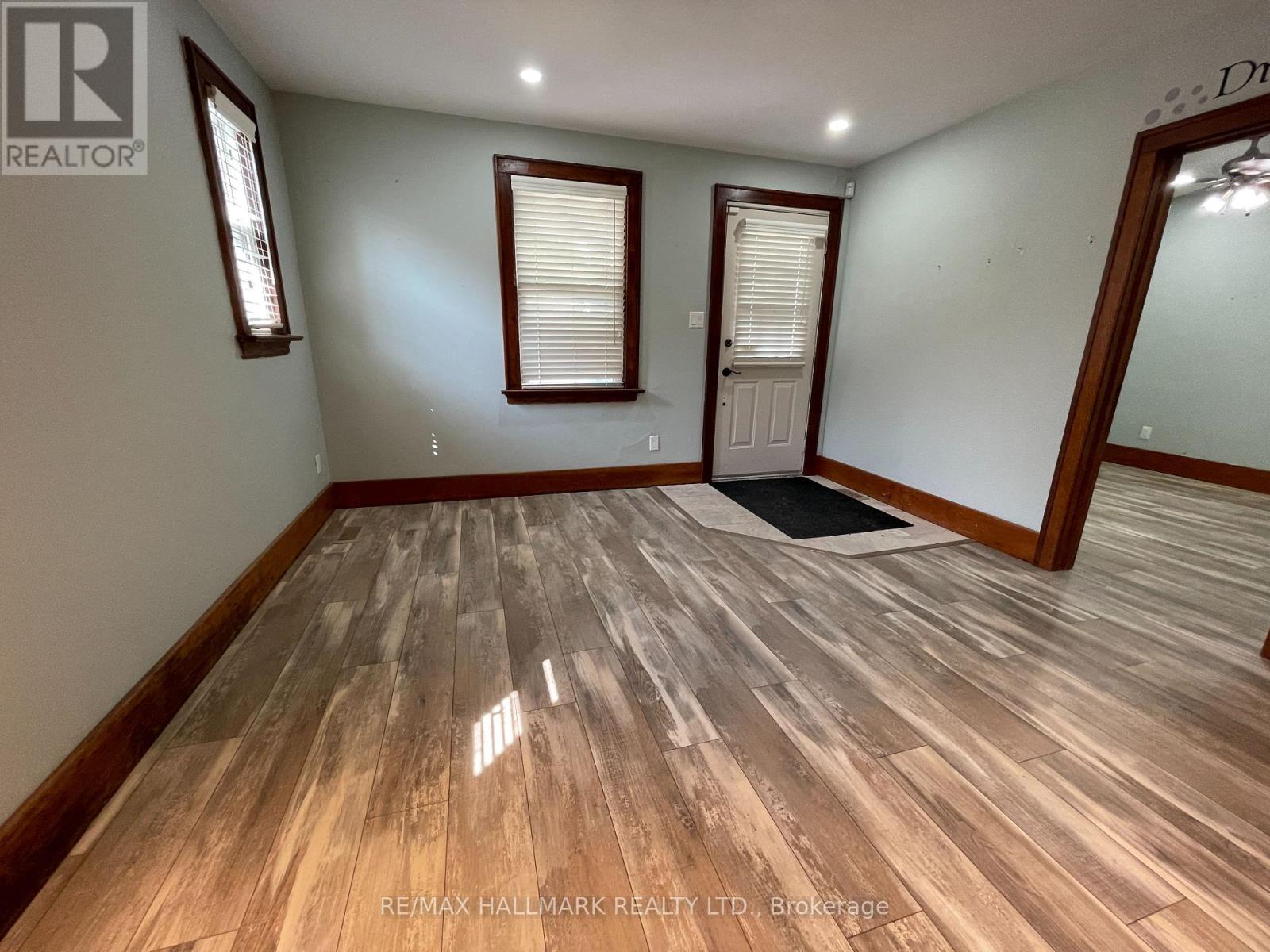 22 Charing Cross Street, Brantford, Ontario  N3R 2H2 - Photo 3 - X12573502