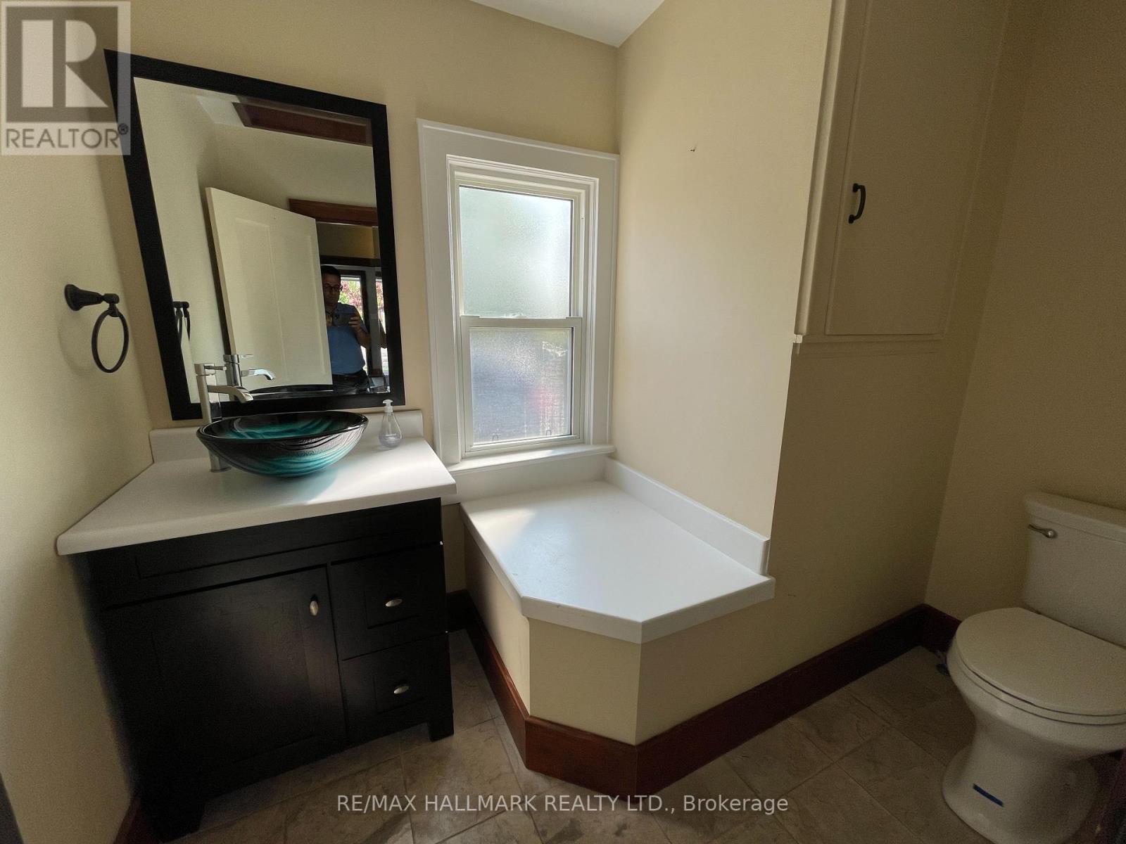 22 Charing Cross Street, Brantford, Ontario  N3R 2H2 - Photo 7 - X12573502