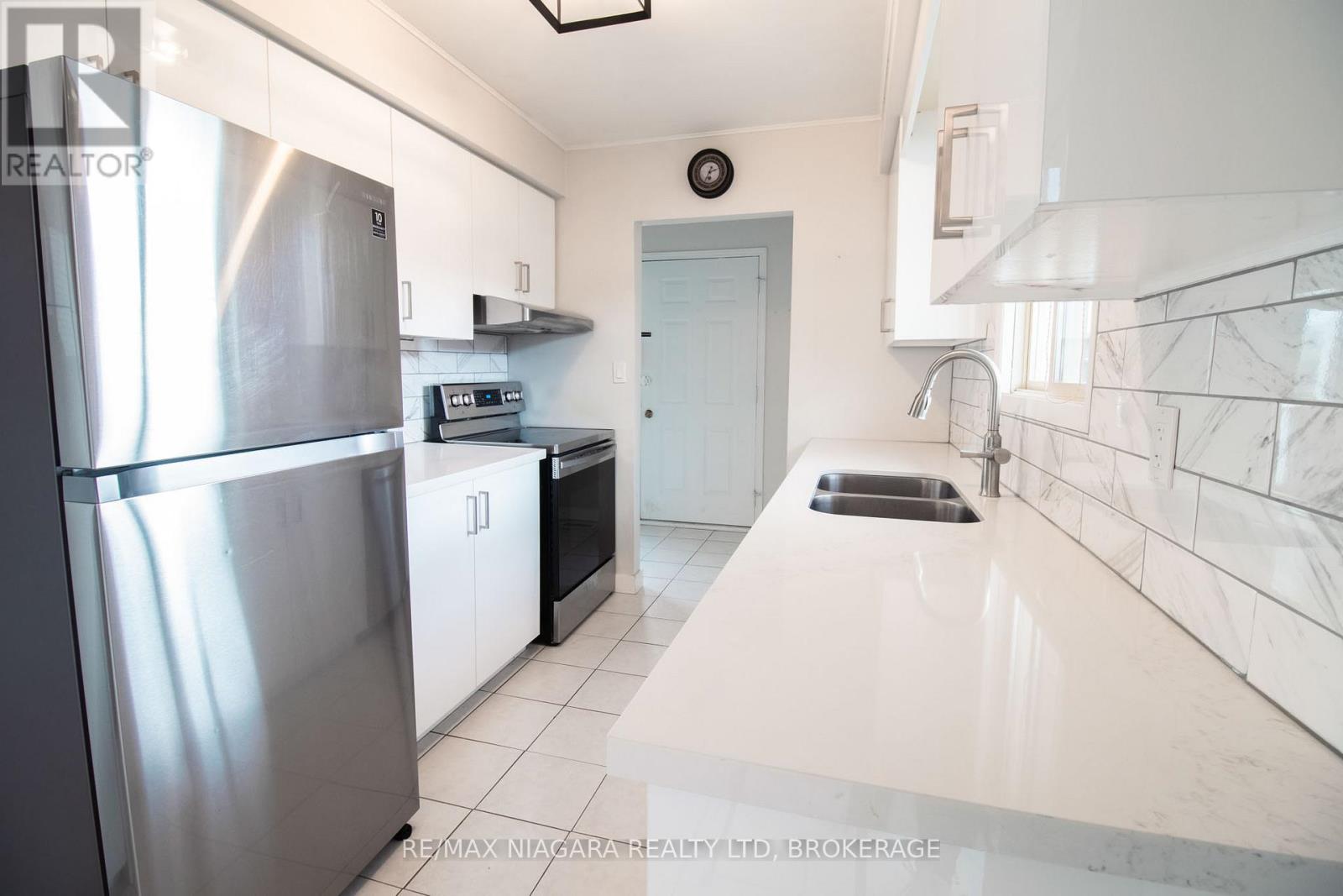 100 Terrace Avenue, Welland, Ontario  L3C 2C4 - Photo 8 - X12573514