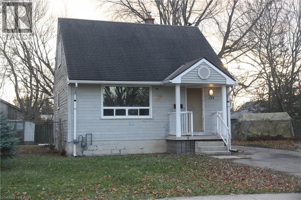 135 ELIZABETH Crescent, Dunnville, Ontario