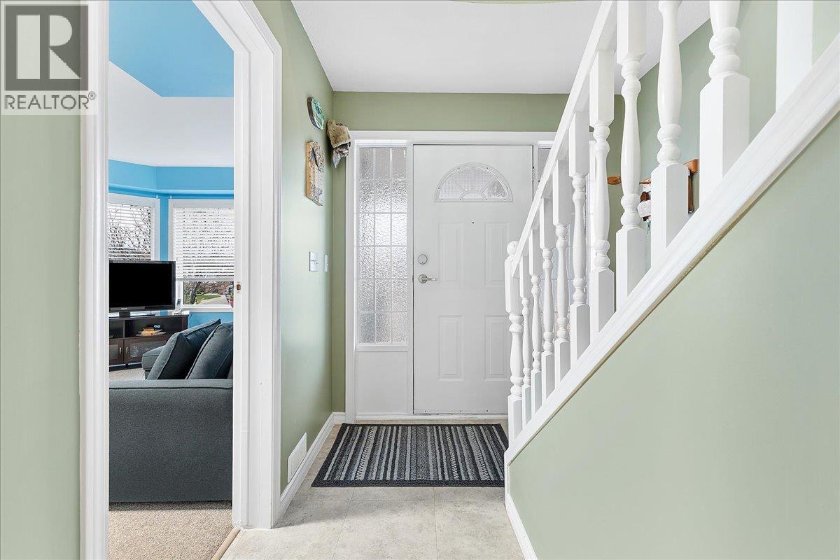 4205 Wellington Drive, Vernon, British Columbia  V1T 9H7 - Photo 3 - 10369269