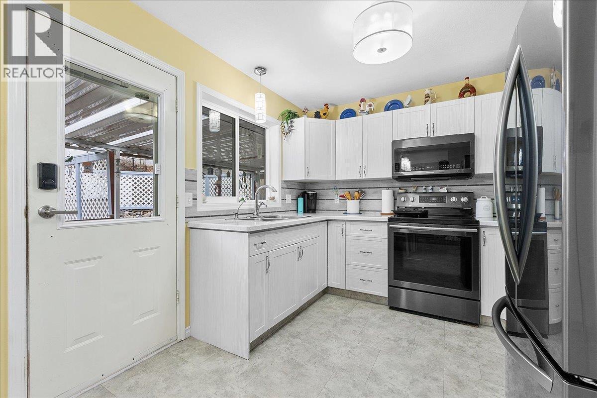 4205 Wellington Drive, Vernon, British Columbia  V1T 9H7 - Photo 6 - 10369269
