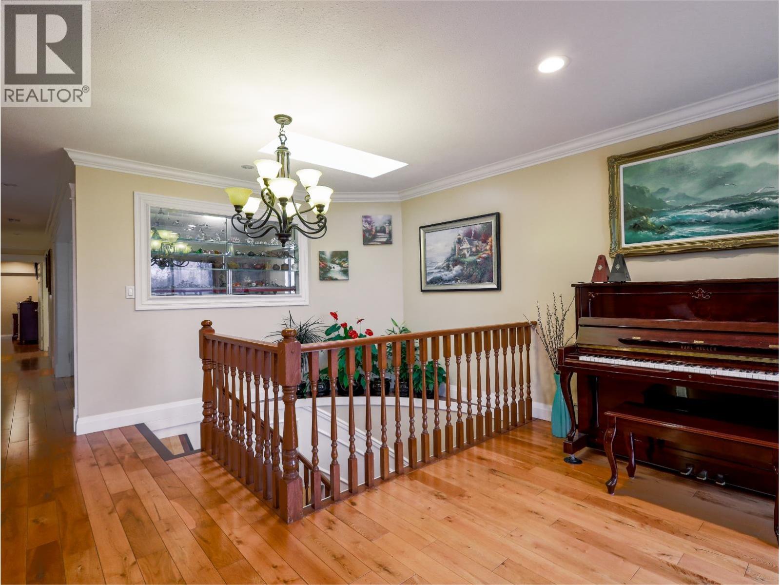 2038 E 40th Avenue, Vancouver, British Columbia  V5P 1J3 - Photo 5 - R3068623