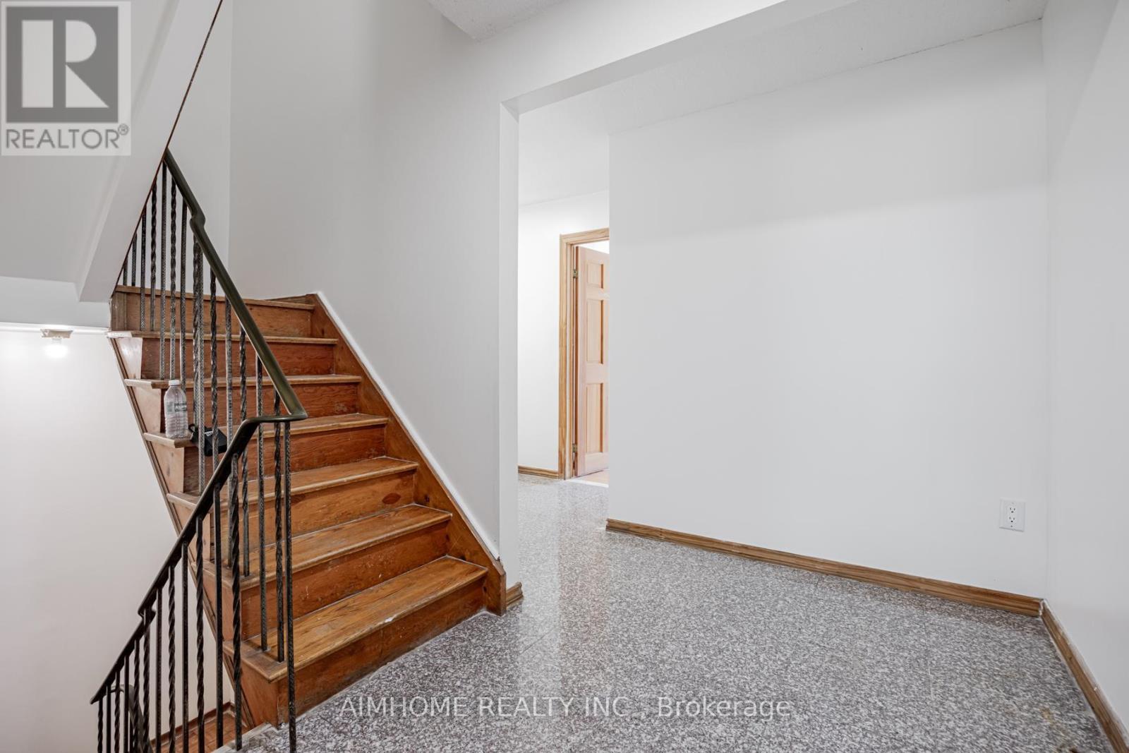 2b - 144 Wolseley Street, Toronto, Ontario  M6J 3R4 - Photo 3 - C12573538