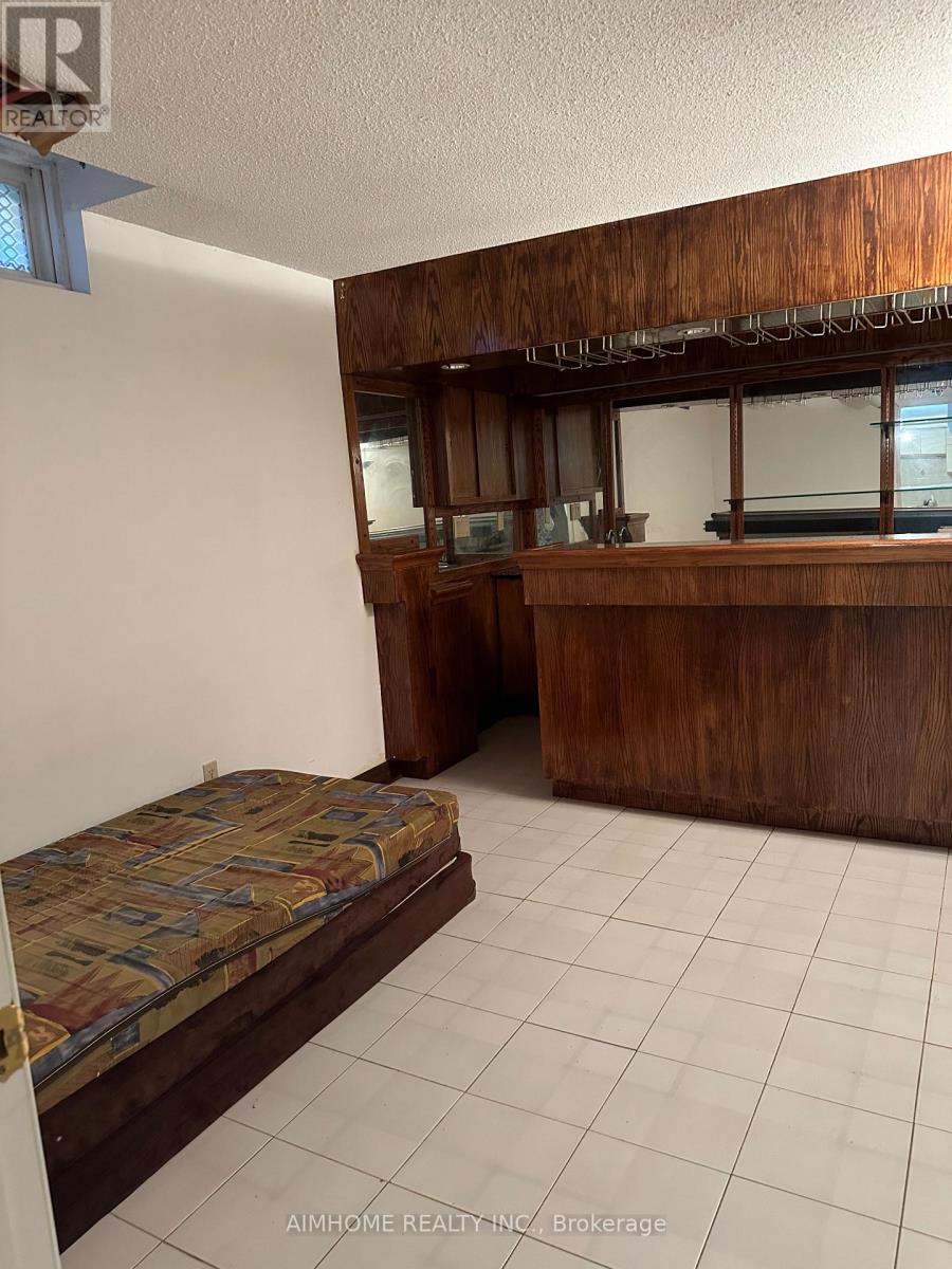 45 Granite Street, Vaughan, Ontario L4L 5J7 - Photo 2 - N12481860