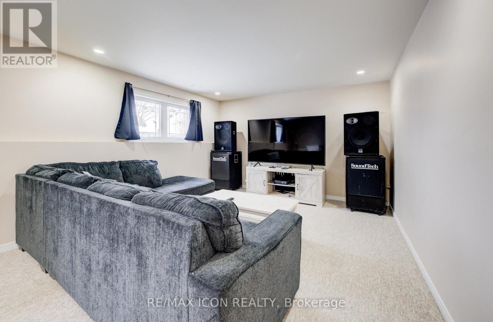 460 King Street E, Wellington North, Ontario N0G 2L2 - Photo 25 - X12558426