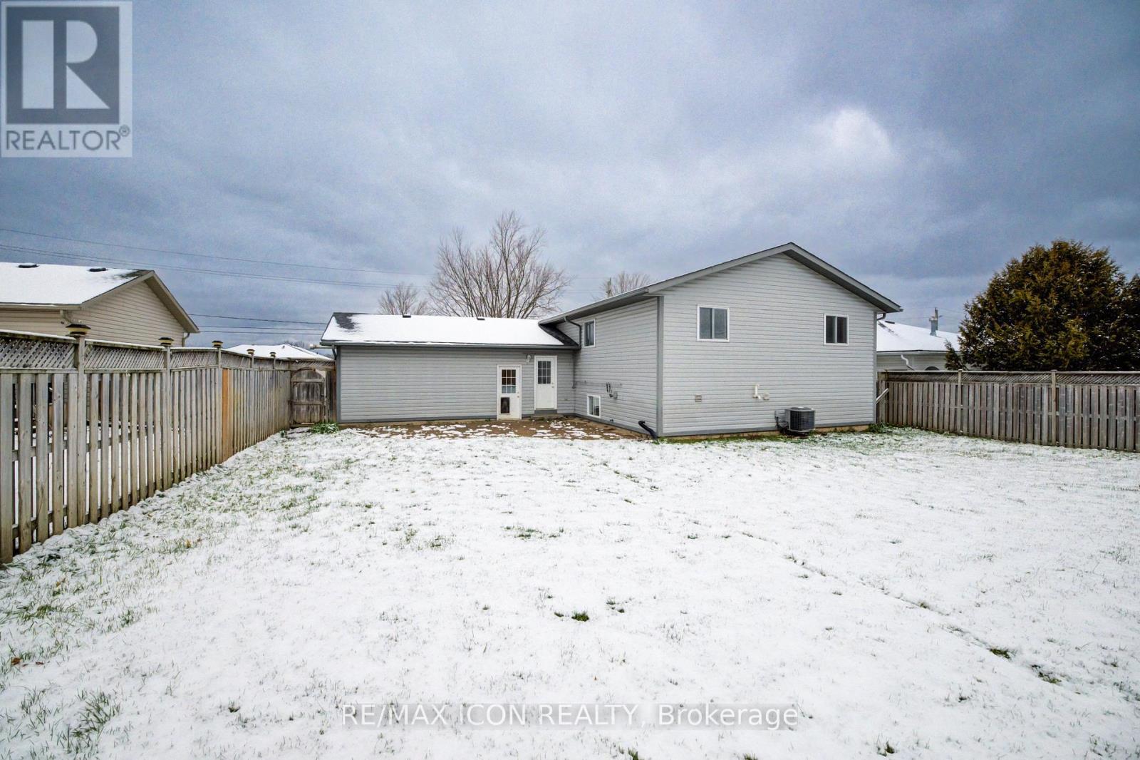 460 King Street E, Wellington North, Ontario N0G 2L2 - Photo 37 - X12558426