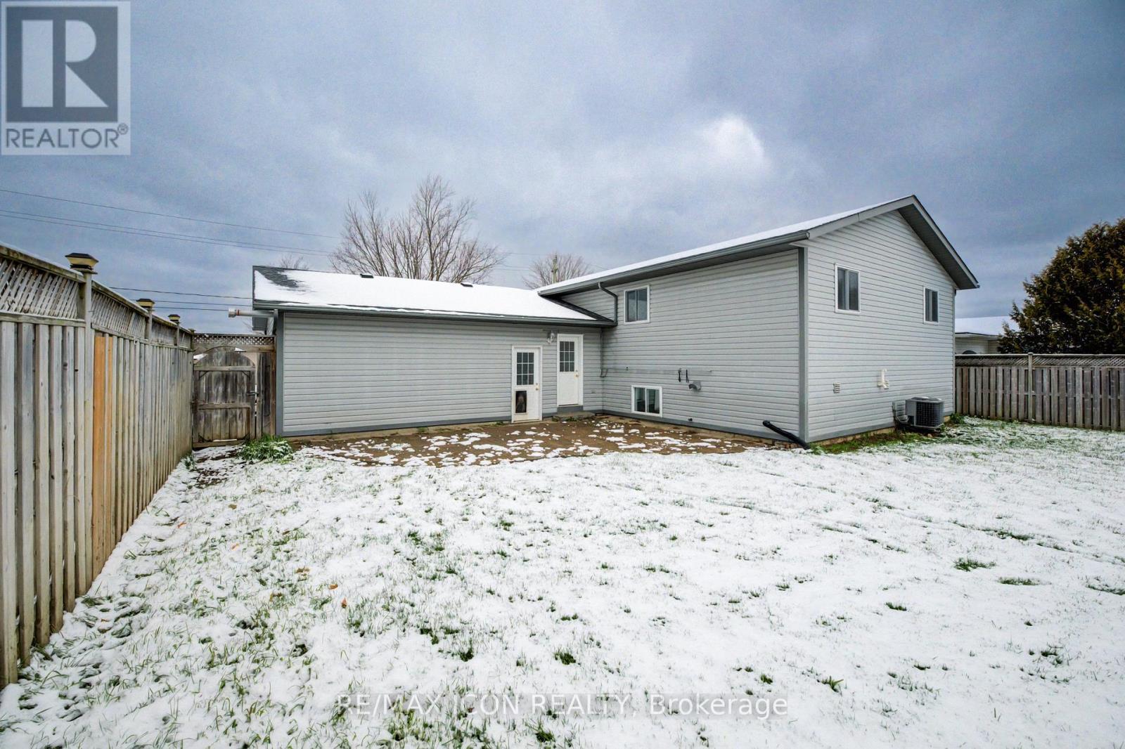 460 King Street E, Wellington North, Ontario N0G 2L2 - Photo 38 - X12558426