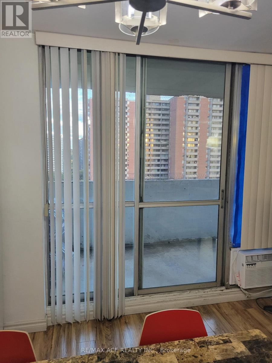 2011 - 5 Massey Square, Toronto, Ontario  M4C 5L6 - Photo 11 - E12573532