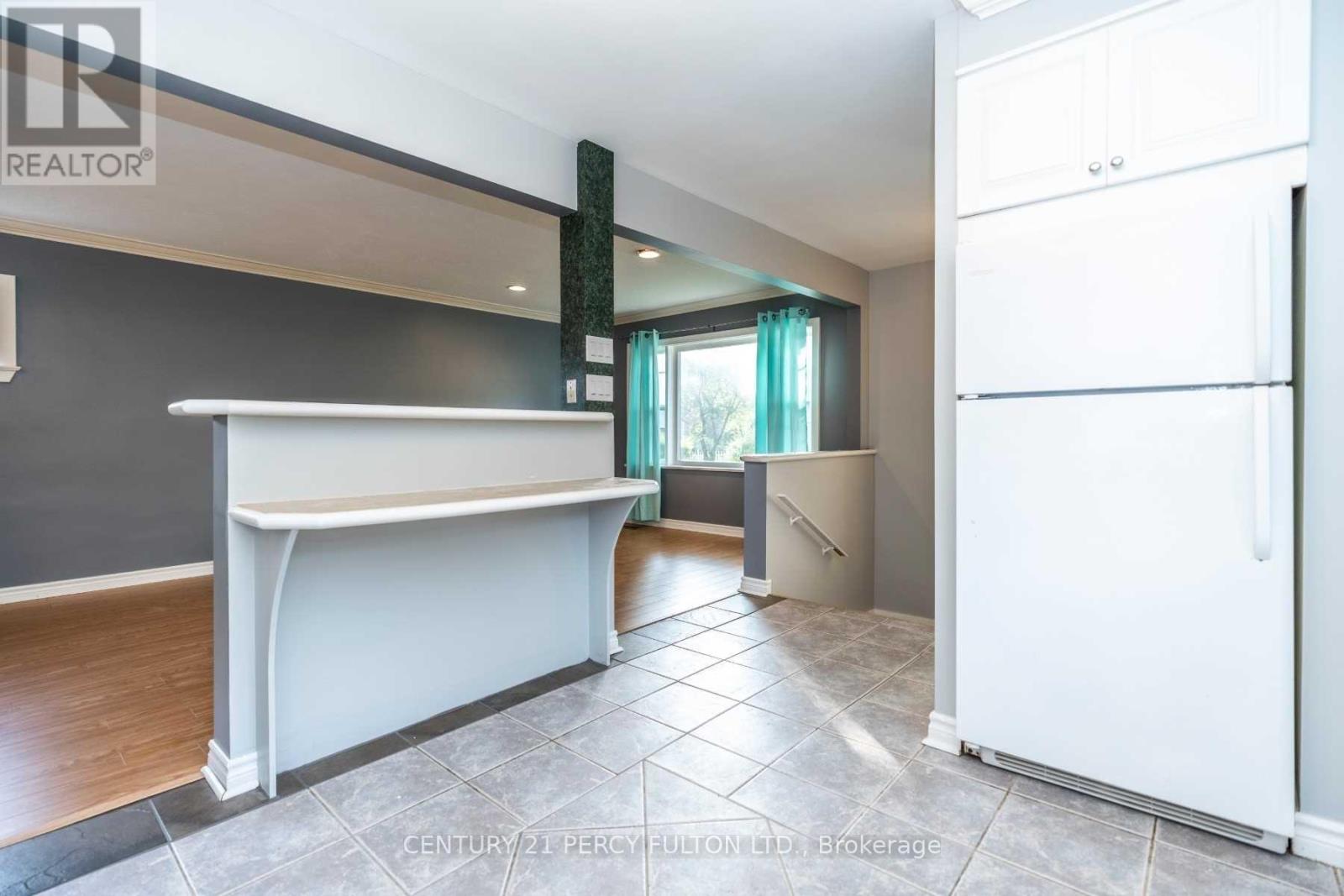 Upper - 62 Dale Avenue, Toronto, Ontario  M1J 3J5 - Photo 6 - E12573548