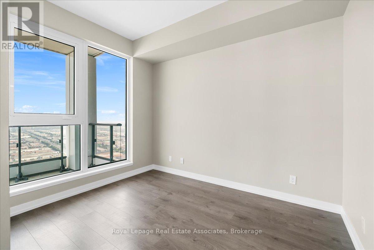 6112 - 950 Portage Parkway, Vaughan, Ontario L4K 0J6 - Photo 10 - N12573522