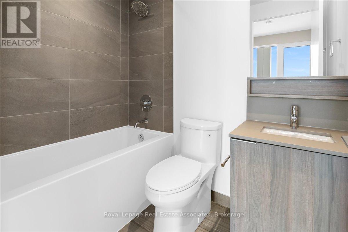 6112 - 950 Portage Parkway, Vaughan, Ontario L4K 0J6 - Photo 11 - N12573522