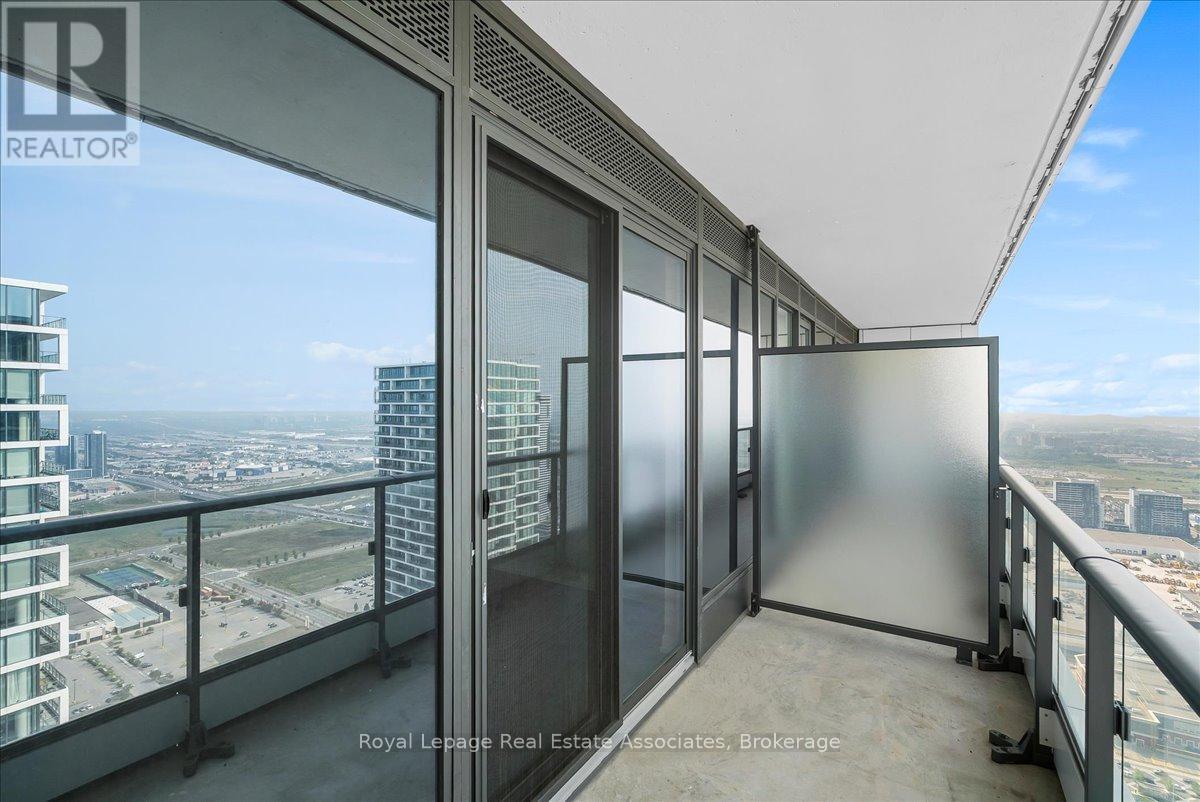 6112 - 950 Portage Parkway, Vaughan, Ontario L4K 0J6 - Photo 15 - N12573522