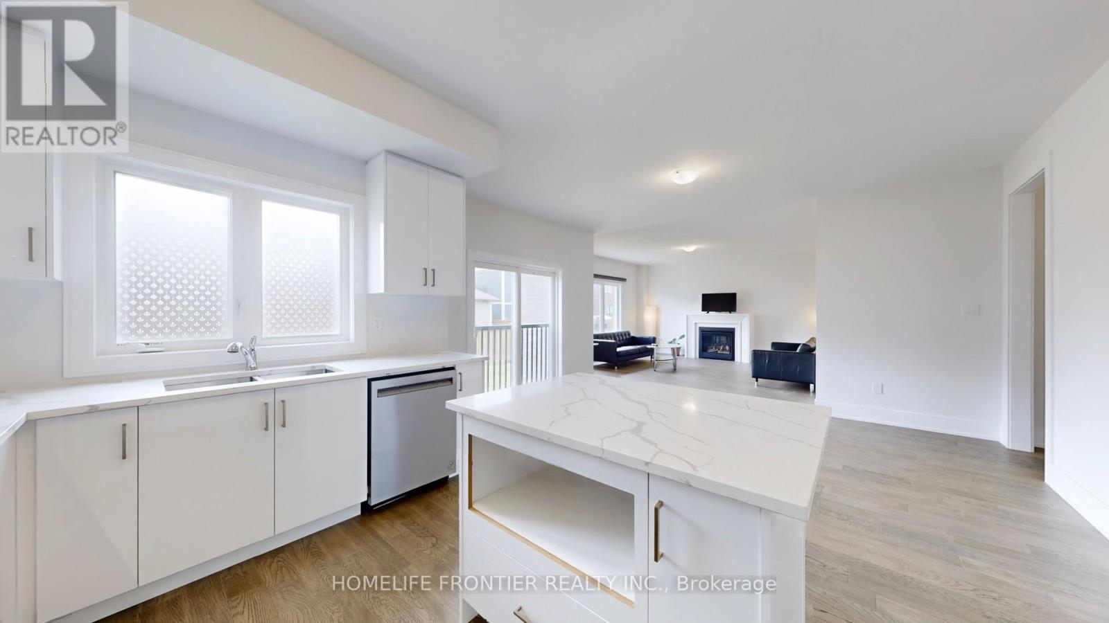 1357 Harrington Street, Innisfil, Ontario  L0L 1W0 - Photo 11 - N12573536