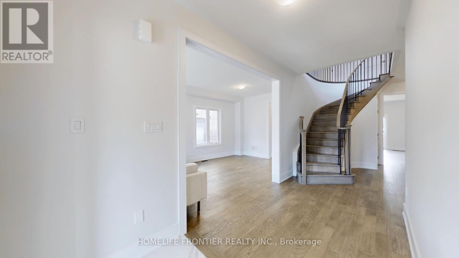 1357 Harrington Street, Innisfil, Ontario  L0L 1W0 - Photo 18 - N12573536