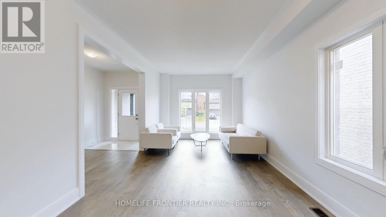 1357 Harrington Street, Innisfil, Ontario  L0L 1W0 - Photo 4 - N12573536