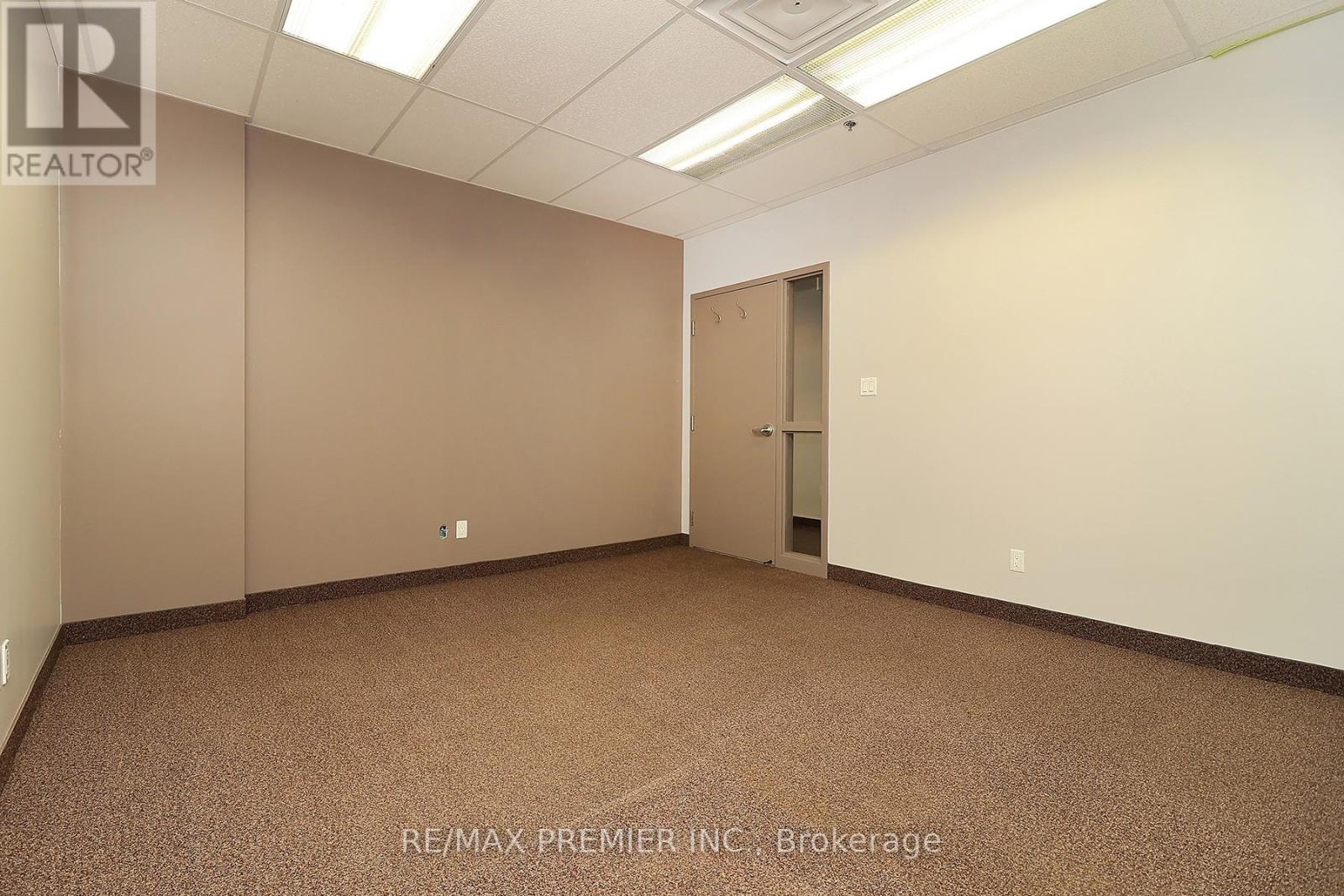 15 - 595 Cityview Boulevard, Vaughan, Ontario  L4H 3M7 - Photo 11 - N12573550