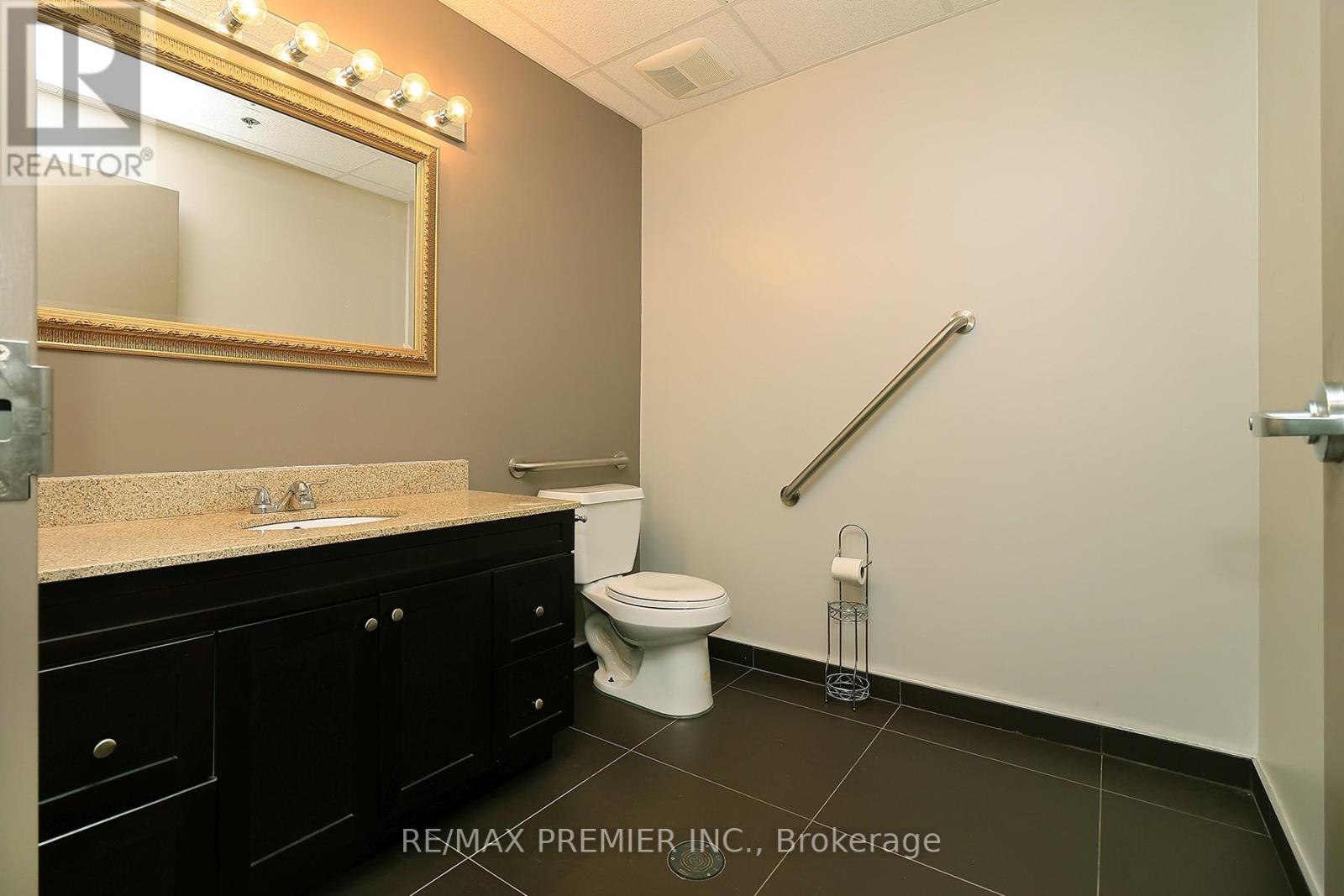 15 - 595 Cityview Boulevard, Vaughan, Ontario  L4H 3M7 - Photo 12 - N12573550