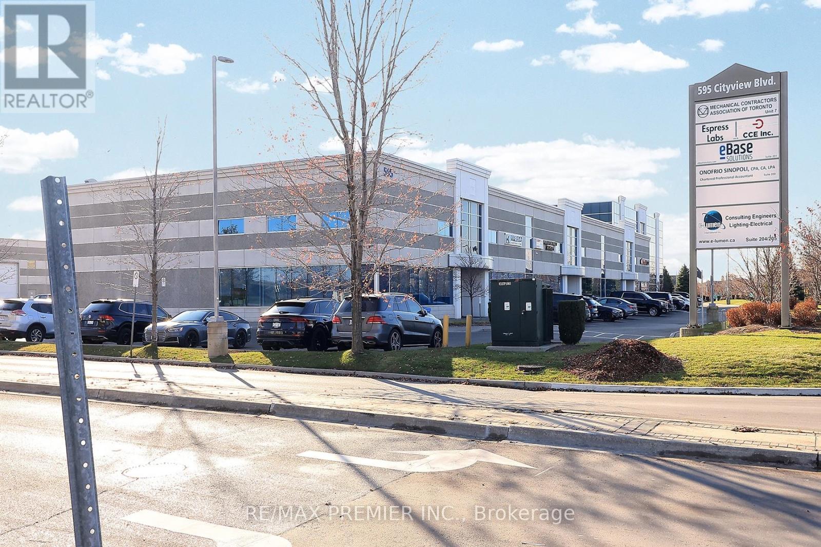 15 - 595 Cityview Boulevard, Vaughan, Ontario  L4H 3M7 - Photo 15 - N12573550